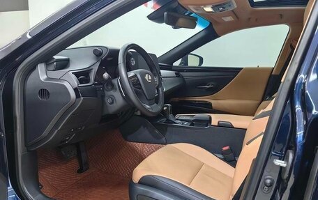 Lexus ES VII, 2021 год, 3 836 000 рублей, 18 фотография