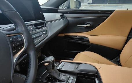 Lexus ES VII, 2021 год, 3 836 000 рублей, 21 фотография