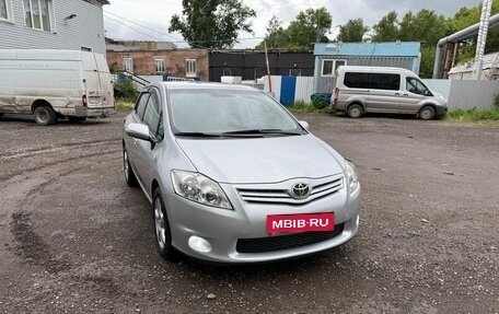 Toyota Auris II, 2011 год, 995 000 рублей, 2 фотография