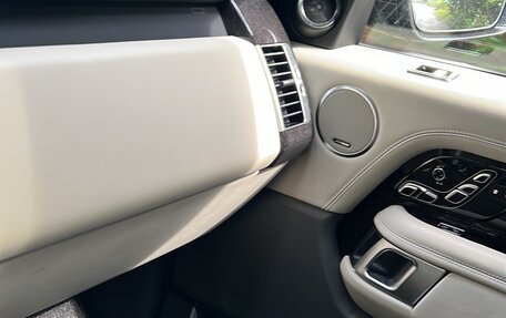 Land Rover Range Rover IV рестайлинг, 2018 год, 9 550 000 рублей, 21 фотография