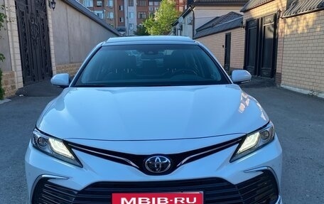 Toyota Camry, 2023 год, 3 750 000 рублей, 1 фотография