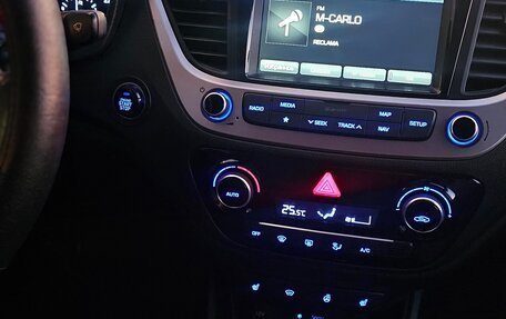 Hyundai Solaris II рестайлинг, 2018 год, 1 450 000 рублей, 5 фотография