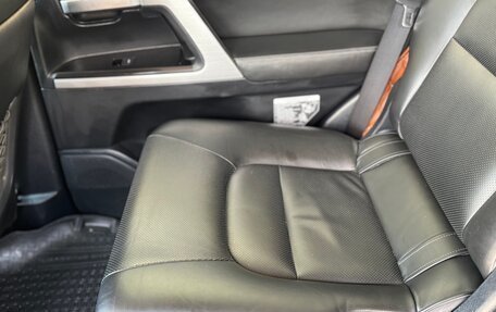 Toyota Land Cruiser 200, 2016 год, 4 870 000 рублей, 13 фотография