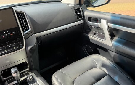 Toyota Land Cruiser 200, 2016 год, 4 870 000 рублей, 12 фотография