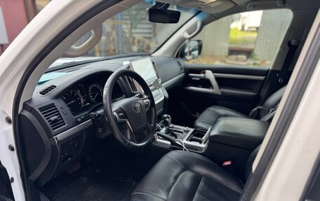 Toyota Land Cruiser 200, 2016 год, 4 870 000 рублей, 10 фотография