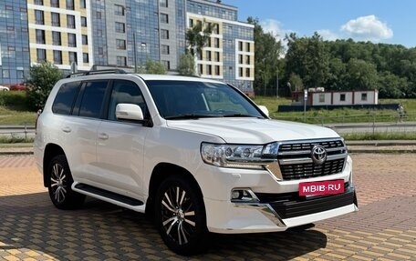 Toyota Land Cruiser 200, 2016 год, 4 870 000 рублей, 7 фотография