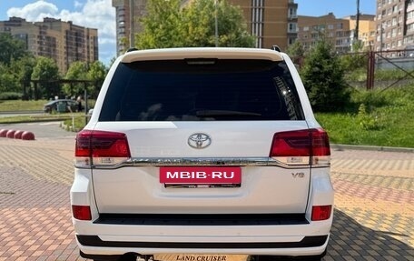 Toyota Land Cruiser 200, 2016 год, 4 870 000 рублей, 8 фотография
