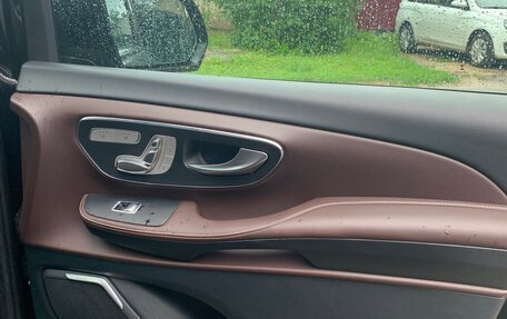 Mercedes-Benz V-Класс, 2018 год, 5 300 000 рублей, 12 фотография