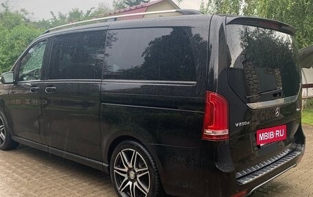 Mercedes-Benz V-Класс, 2018 год, 5 300 000 рублей, 6 фотография