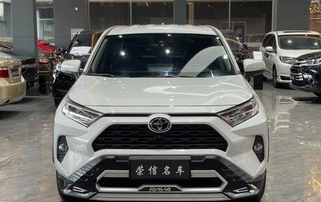 Toyota RAV4, 2022 год, 2 249 682 рублей, 2 фотография