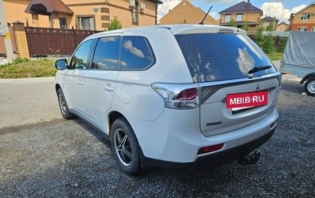 Mitsubishi Outlander III рестайлинг 3, 2013 год, 1 490 000 рублей, 12 фотография