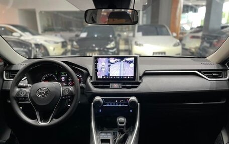 Toyota RAV4, 2022 год, 2 249 682 рублей, 3 фотография