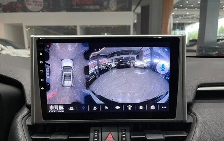 Toyota RAV4, 2022 год, 2 249 682 рублей, 8 фотография