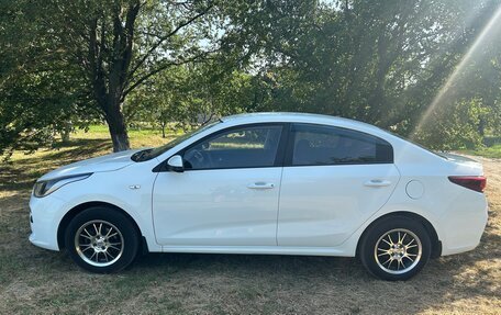 KIA Rio IV, 2018 год, 1 350 000 рублей, 7 фотография