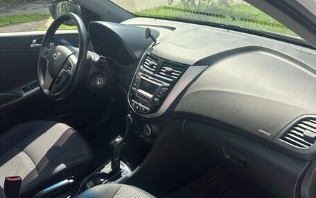Hyundai Solaris II рестайлинг, 2015 год, 1 240 000 рублей, 3 фотография