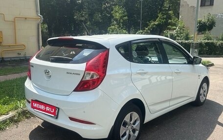 Hyundai Solaris II рестайлинг, 2015 год, 1 240 000 рублей, 4 фотография