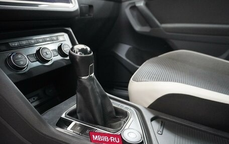 Volkswagen Tiguan II, 2019 год, 2 180 000 рублей, 9 фотография
