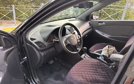 Hyundai Solaris II рестайлинг, 2011 год, 920 000 рублей, 24 фотография