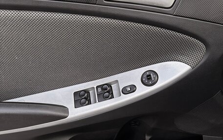 Hyundai Solaris II рестайлинг, 2011 год, 920 000 рублей, 22 фотография