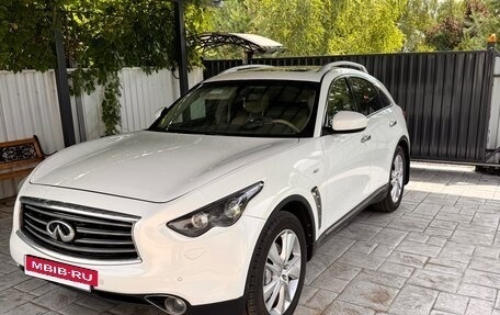 Infiniti QX70, 2014 год, 2 100 000 рублей, 8 фотография