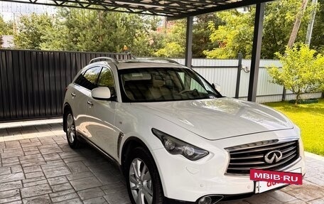 Infiniti QX70, 2014 год, 2 100 000 рублей, 9 фотография