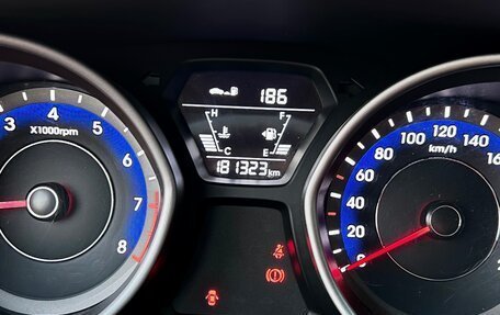Hyundai Elantra VI рестайлинг, 2015 год, 1 120 000 рублей, 10 фотография