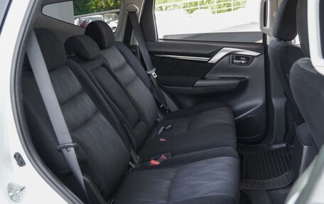 Mitsubishi Pajero Sport III рестайлинг, 2017 год, 2 650 000 рублей, 7 фотография