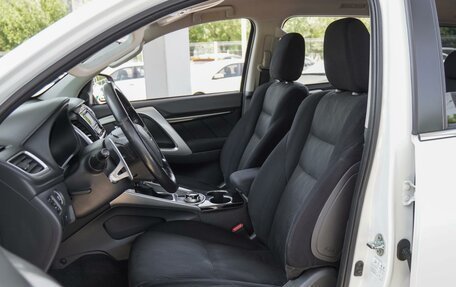 Mitsubishi Pajero Sport III рестайлинг, 2017 год, 2 650 000 рублей, 10 фотография