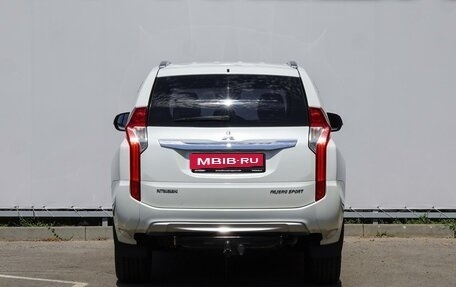 Mitsubishi Pajero Sport III рестайлинг, 2017 год, 2 650 000 рублей, 4 фотография