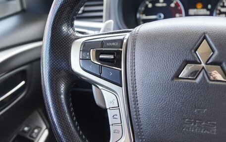 Mitsubishi Pajero Sport III рестайлинг, 2017 год, 2 650 000 рублей, 17 фотография