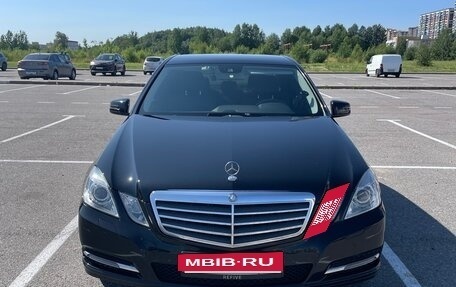 Mercedes-Benz E-Класс, 2013 год, 2 500 000 рублей, 2 фотография
