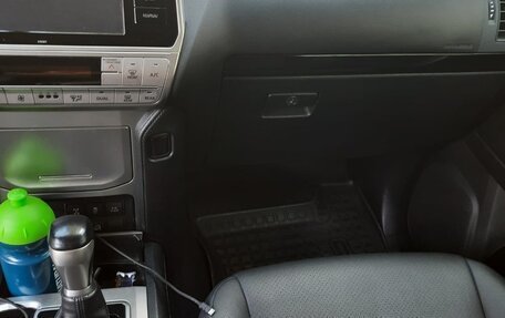 Toyota Land Cruiser Prado 150 рестайлинг 2, 2019 год, 5 200 000 рублей, 4 фотография