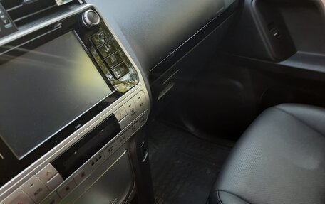 Toyota Land Cruiser Prado 150 рестайлинг 2, 2019 год, 5 200 000 рублей, 7 фотография