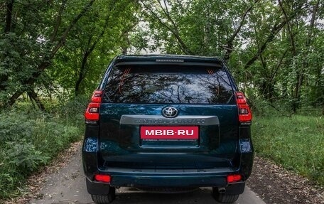 Toyota Land Cruiser Prado 150 рестайлинг 2, 2019 год, 5 200 000 рублей, 26 фотография