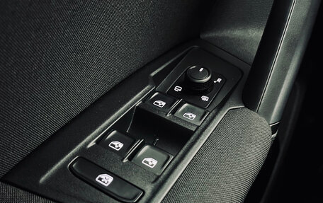 Volkswagen Tiguan II, 2020 год, 2 150 000 рублей, 21 фотография