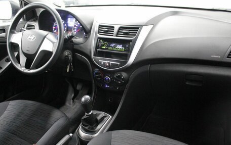 Hyundai Solaris II рестайлинг, 2015 год, 999 000 рублей, 16 фотография