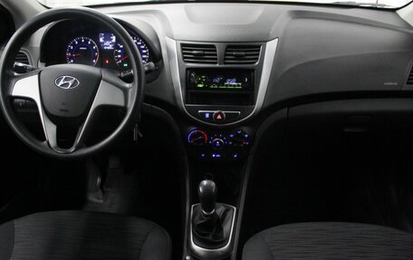 Hyundai Solaris II рестайлинг, 2015 год, 999 000 рублей, 19 фотография