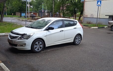 Hyundai Solaris II рестайлинг, 2015 год, 900 000 рублей, 1 фотография