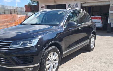 Volkswagen Touareg III, 2015 год, 2 390 000 рублей, 7 фотография