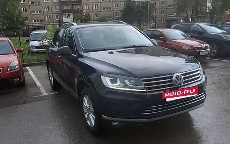 Volkswagen Touareg III, 2015 год, 2 390 000 рублей, 2 фотография