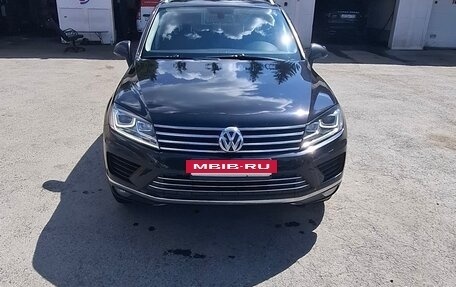 Volkswagen Touareg III, 2015 год, 2 390 000 рублей, 8 фотография