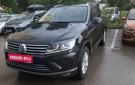 Volkswagen Touareg III, 2015 год, 2 390 000 рублей, 3 фотография