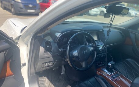 Infiniti QX70, 2014 год, 2 250 000 рублей, 13 фотография