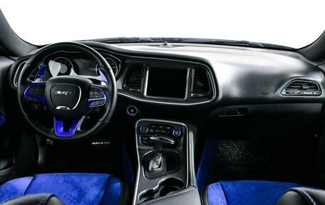 Dodge Challenger III рестайлинг 2, 2021 год, 5 565 000 рублей, 11 фотография