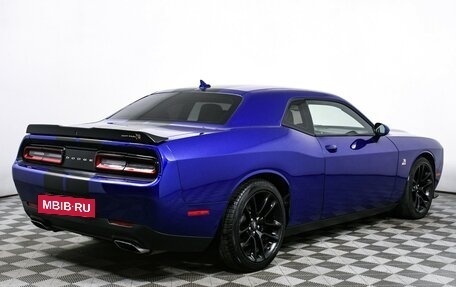 Dodge Challenger III рестайлинг 2, 2021 год, 5 565 000 рублей, 5 фотография