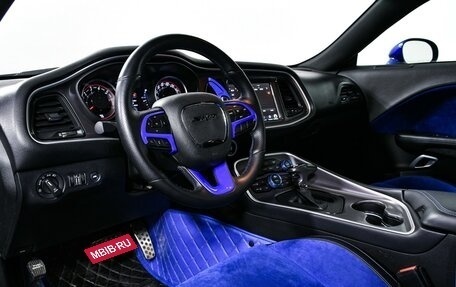 Dodge Challenger III рестайлинг 2, 2021 год, 5 565 000 рублей, 13 фотография