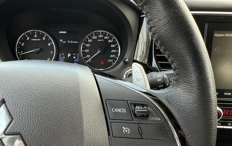Mitsubishi Outlander III рестайлинг 3, 2022 год, 3 100 000 рублей, 11 фотография