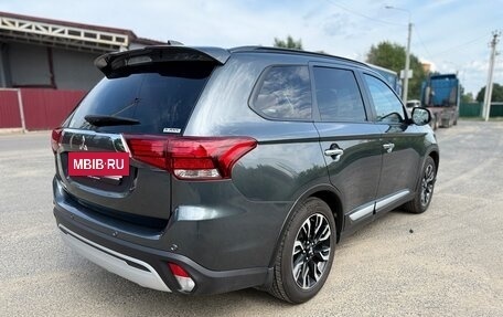 Mitsubishi Outlander III рестайлинг 3, 2022 год, 3 100 000 рублей, 5 фотография