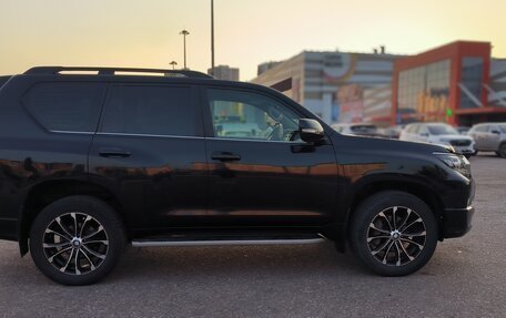 Toyota Land Cruiser Prado 150 рестайлинг 2, 2019 год, 4 700 000 рублей, 2 фотография
