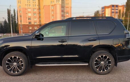 Toyota Land Cruiser Prado 150 рестайлинг 2, 2019 год, 4 700 000 рублей, 4 фотография